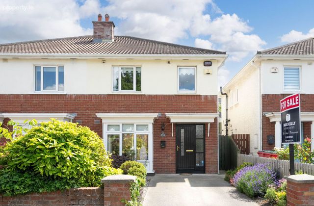 13 Woodstown Heights, Knocklyon, Dublin 16 - Click to view photos