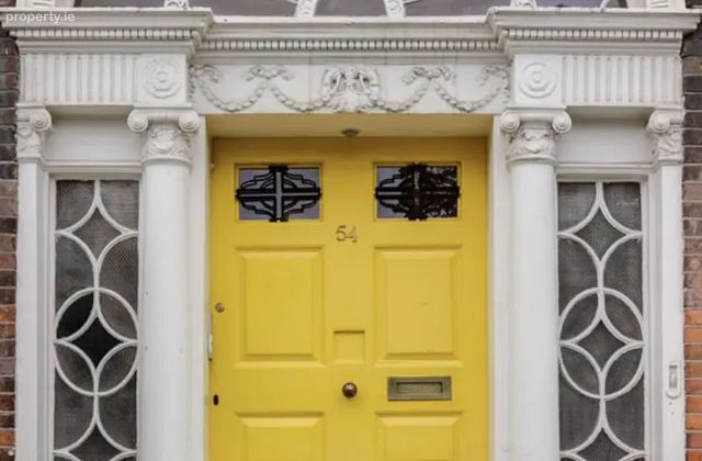 Merrion Square, Dublin 2 - Click to view photos