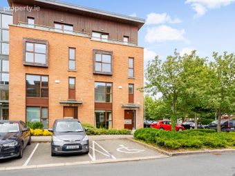 17 Castlegate Dene, Adamstown, Co. Dublin, Adamstown, Co. Dublin - Image 2