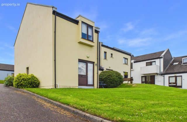 37 Carleton Village, Golf Links Road, Youghal, Co. Cork - Click to view photos
