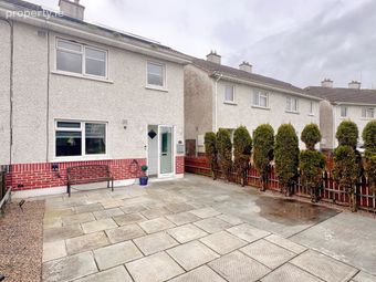 7 Meadowbrook Gardens, Ballinasloe, Co. Galway - Image 2