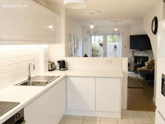 100 White Oaks, Roebuck Road, Clonskeagh, Dublin 14 - Image 3