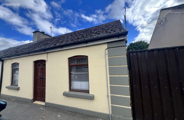 8 Bracklone Street, Portarlington, Portarlington, Co. Laois - Click to view photos