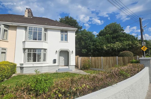 Elsinore, 22 South Lodge, Ballinlough, Co. Cork - Click to view photos
