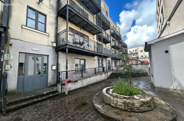 102 Block D, An Tsean Mhargadh, Greenlanes, Drogheda, Co. Louth - Click to view photos