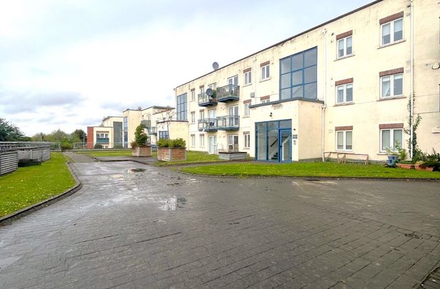 Apartment 33, Kilwarden Court, Clondalkin, Dublin 22 - Click to view photos