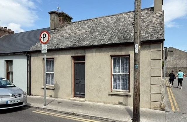 8 Charles Street, Listowel, Co. Kerry - Click to view photos