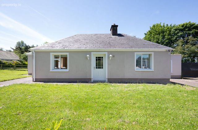 Coolowen, Blarney, Whitechurch, Co. Cork - Click to view photos