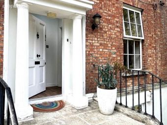 Apartment 5 Sherborne Court, 17-18 Charleston Road, Ranelagh, Dublin 6, Ranelagh, Dublin 6 - Image 2
