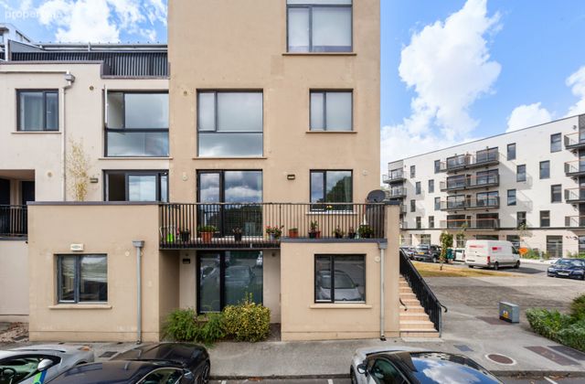 12 Parkview Green, Finglas, Dublin 11, Finglas, Dublin 11 - Click to view photos