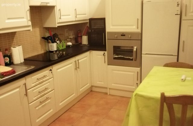 Glengarriff Road, Bantry, Co. Cork - Click to view photos