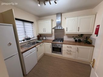 10 Castlelea Avenue, Lansdowne, Portarlington, Co. Laois - Image 3