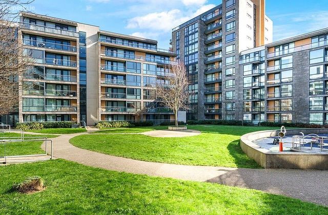 Alen Hall, Belgard Square, Tallaght, Dublin 24 - Click to view photos