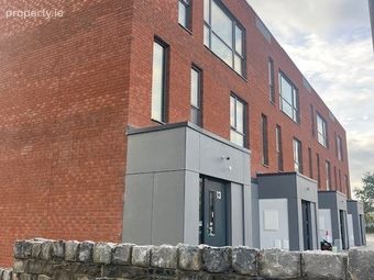 Three Bedroom Duplex, Naas, Co. Kildare - Image 5