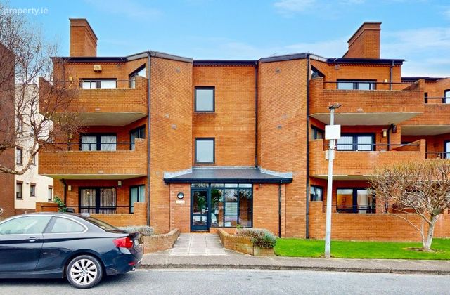 Apartment 37, Brooklawn Strandville Avenue, Clontarf, Dublin 3 - Click to view photos