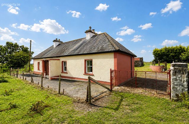 Curries, Ballymoe, Co. Galway - Click to view photos