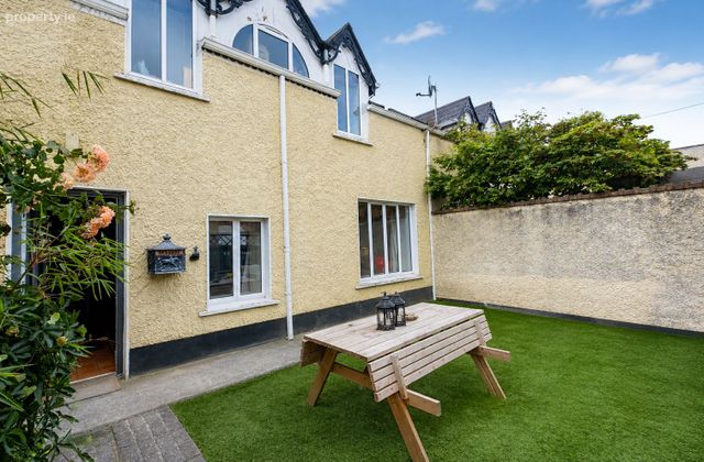 2a Duncairn Lane, Bray, Co. Wicklow - Click to view photos