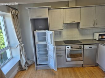 Apartment 58, Saint James's Woods, Dublin 8 - Image 4