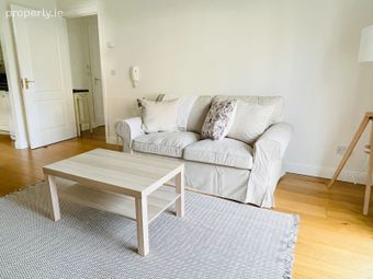 Apartment 83, Kerrymount, Castle Court, Kilgobbin Wood, Dublin 18 - Image 4