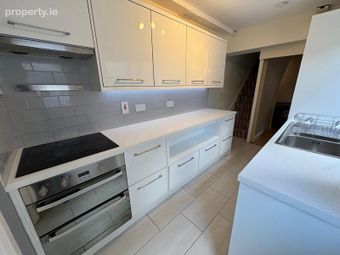 22 Woodfield Terrace, Sarsfield Road, Inchicore, Dublin 8 - Image 4