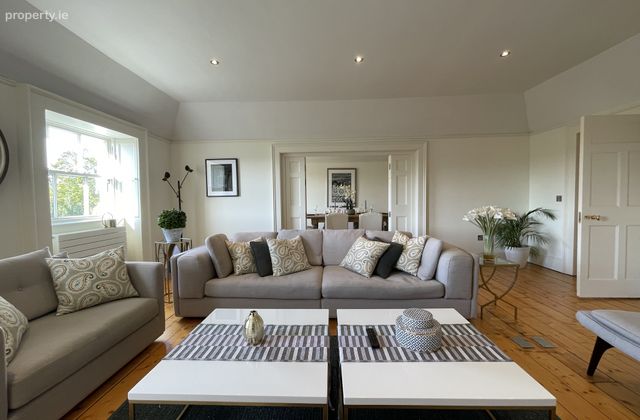 Merrion Square, Dublin 2 - Click to view photos