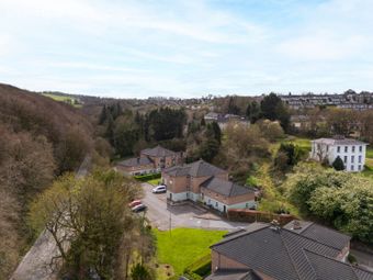 17 Woodville, Rochestown, Co. Cork