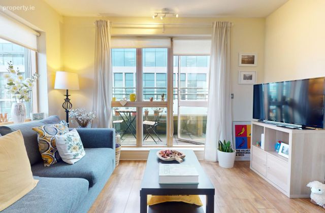 Longboat Quay South Apartment, Grand Canal Dock, Dublin 2 - Click to view photos