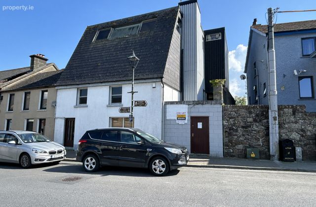 The Green, Killaloe, Co. Clare - Click to view photos