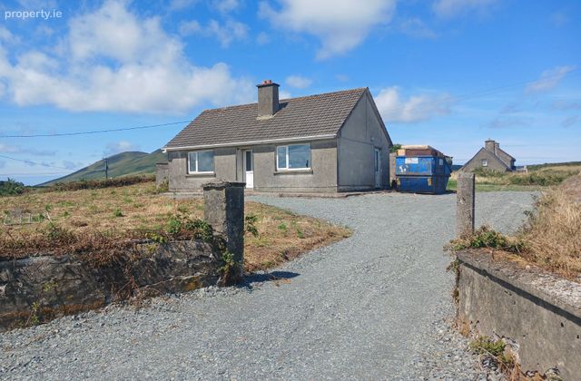 Ballycarbery East, Castlequin, Cahersiveen, Co. Kerry - Click to view photos