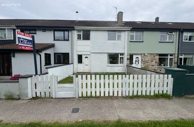 111 Aidan Park, Ballycasey, Shannon, Co. Clare - Click to view photos
