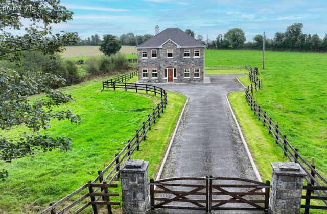 Drumhaughley, Killoe, Cullyfad, Co. Longford - Click to view photos