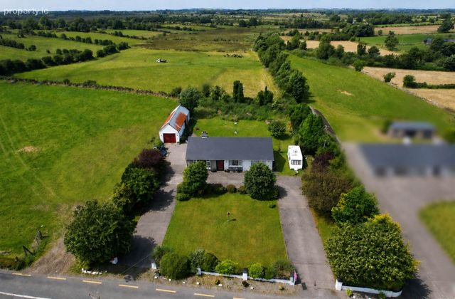 Turf Lodge, Moneen, Williamstown, Co. Galway, Williamstown, Co. Galway - Click to view photos