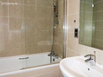 Apartment 8, City Square, Dublin 2 - Image 5