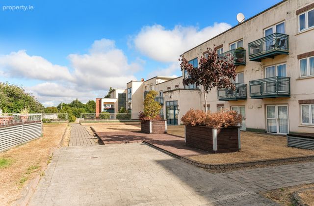 14 Kilwarden Court, Clondalkin, Dublin 22, Clondalkin, Dublin 22 - Click to view photos
