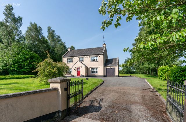 'lynwood' On C. 0.6 Acre, Knockarigg, Grange Con, Co. Wicklow - Click to view photos
