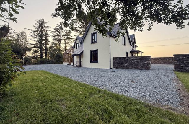 The Barracks, Derrylough, Tuosist, Co. Kerry, Tuosist, Co. Kerry - Click to view photos