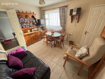 33 Saint James Crescent, Mervue, Co. Galway - Image 3