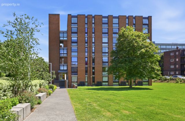 Rowan House, Mespil Estate, Ballsbridge, Dublin 4 - Click to view photos