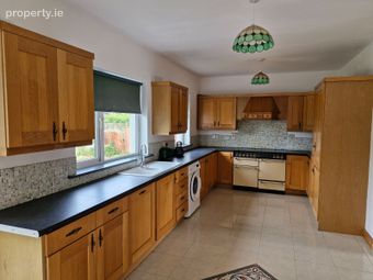8 Beechwood Park, Tinahely, Co. Wicklow - Image 2