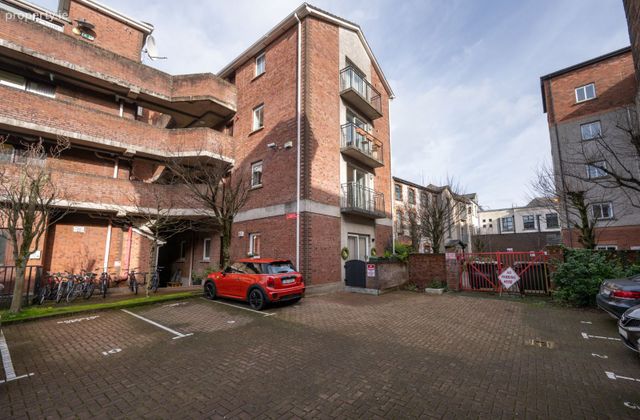 Apartment 27, Salmon Weir, Cork City Centre, Co. Cork - Click to view photos