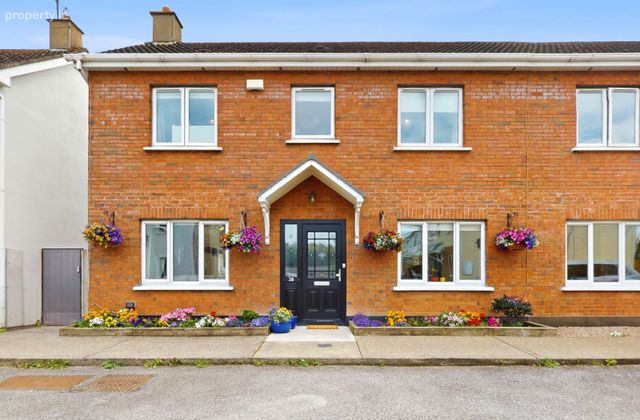 28 Brookford, Rush, Co. Dublin - Click to view photos