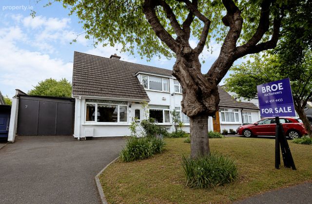 7 Monastery Park, Clondalkin, Dublin 22 - Click to view photos