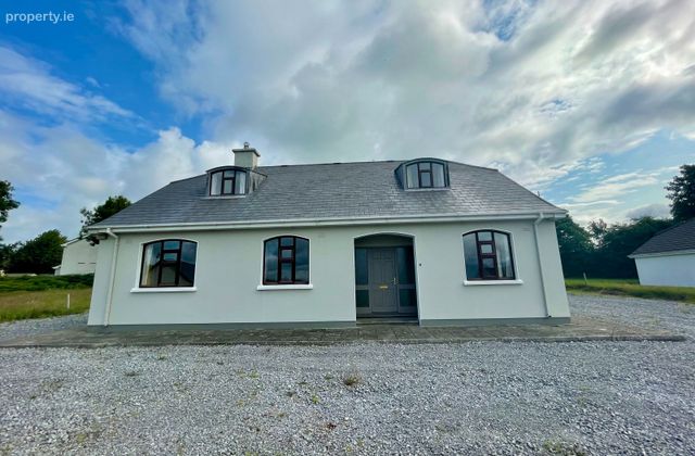 2 Ballyoughtragh, Milltown, Co. Kerry - Click to view photos