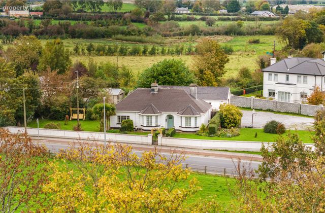 Bramble Cottage, Curraghbeg, Adare, Co. Limerick, Adare, Co. Limerick - Click to view photos
