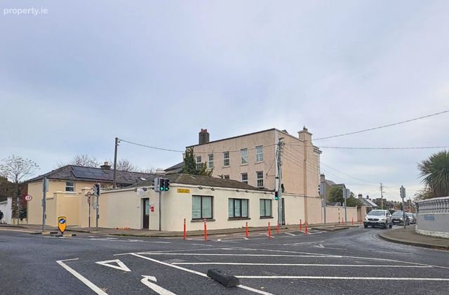 3 The Courtyard, Newtown Avenue, Blackrock, Co. Dublin - Click to view photos