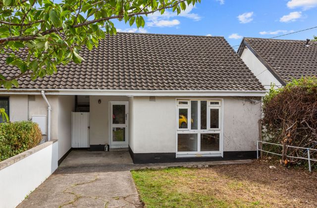 46 Sweet Briar Lane, Dublin 14, Kilmacud, Co. Dublin - Click to view photos