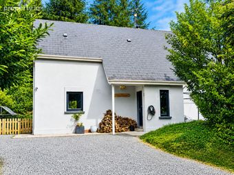 Galtee Beag Lodge, 2 Kilcoran Holiday Cottages, Kilcoran, Cahir, Co. Tipperary