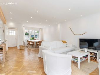 2 Strand Mews, Lea Road, Sandymount, Dublin 4 - Image 2