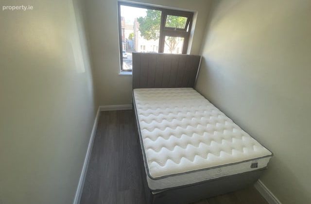 Virginia Heights, Tallaght, Dublin 24 (double Room To Rent - Room D), Tallaght, Dublin 24 - Click to view photos