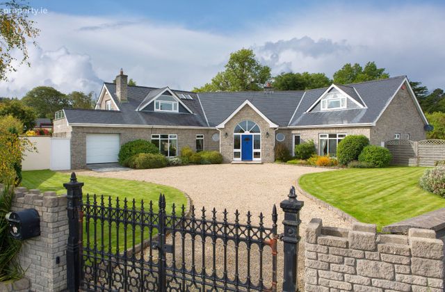 Small Oaks, 6 Rathmichael Haven, Rathmichael, Dublin 18, Rathmichael, Co. Dublin - Click to view photos